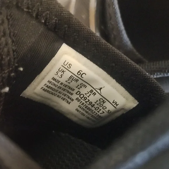 Jordan Toddler 23/7 PS 'Black Metallic Gold' US 6C - Picture 10 of 11